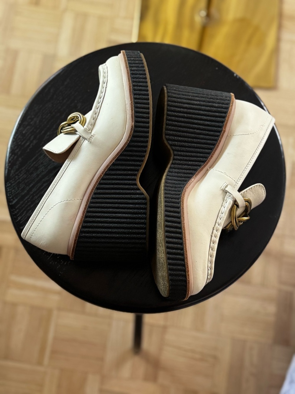 Dolce Vita Cream Ivory Platform Loafers Size 8 Gold Chain Lug Sole - Picture 3 of 10